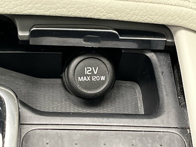 2022 Volvo XC90 Momentum