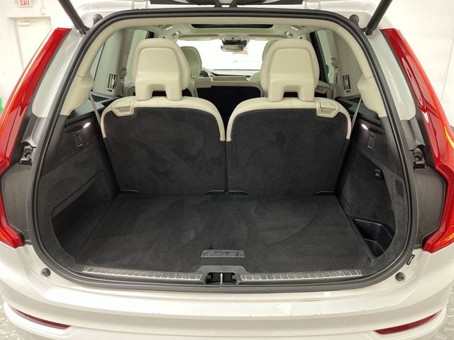 2022 Volvo XC90 Momentum