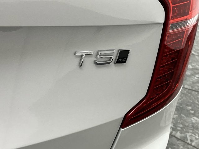 2022 Volvo XC90 Momentum