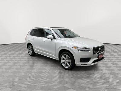 2022 Volvo XC90 Momentum