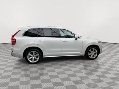 2022 Volvo XC90 Momentum
