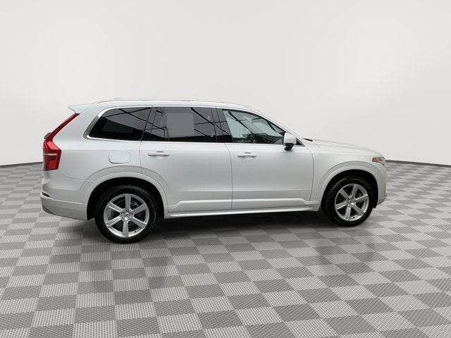 2022 Volvo XC90 Momentum