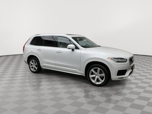2022 Volvo XC90 Momentum