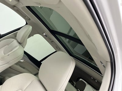 2022 Volvo XC90 Momentum