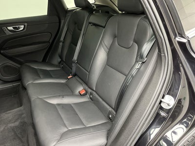 2022 Volvo XC60 Momentum