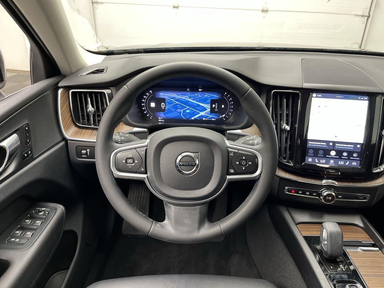 2022 Volvo XC60 Momentum