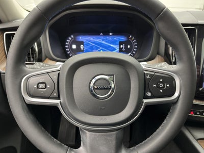 2022 Volvo XC60 Momentum