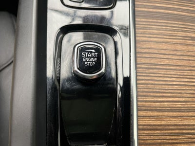 2022 Volvo XC60 Momentum