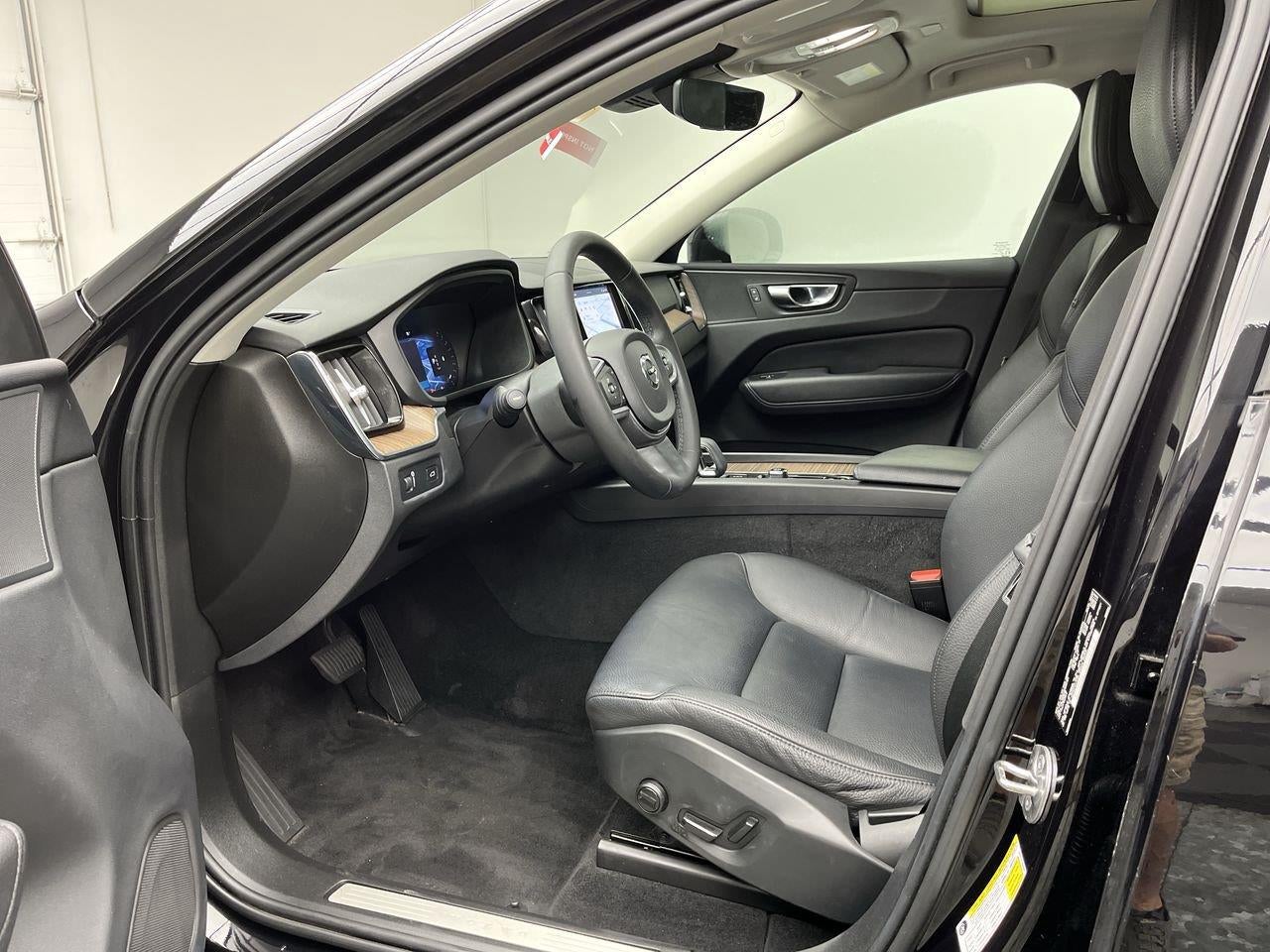 2022 Volvo XC60 Momentum
