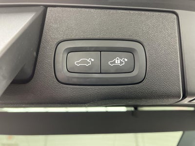 2022 Volvo XC60 Momentum