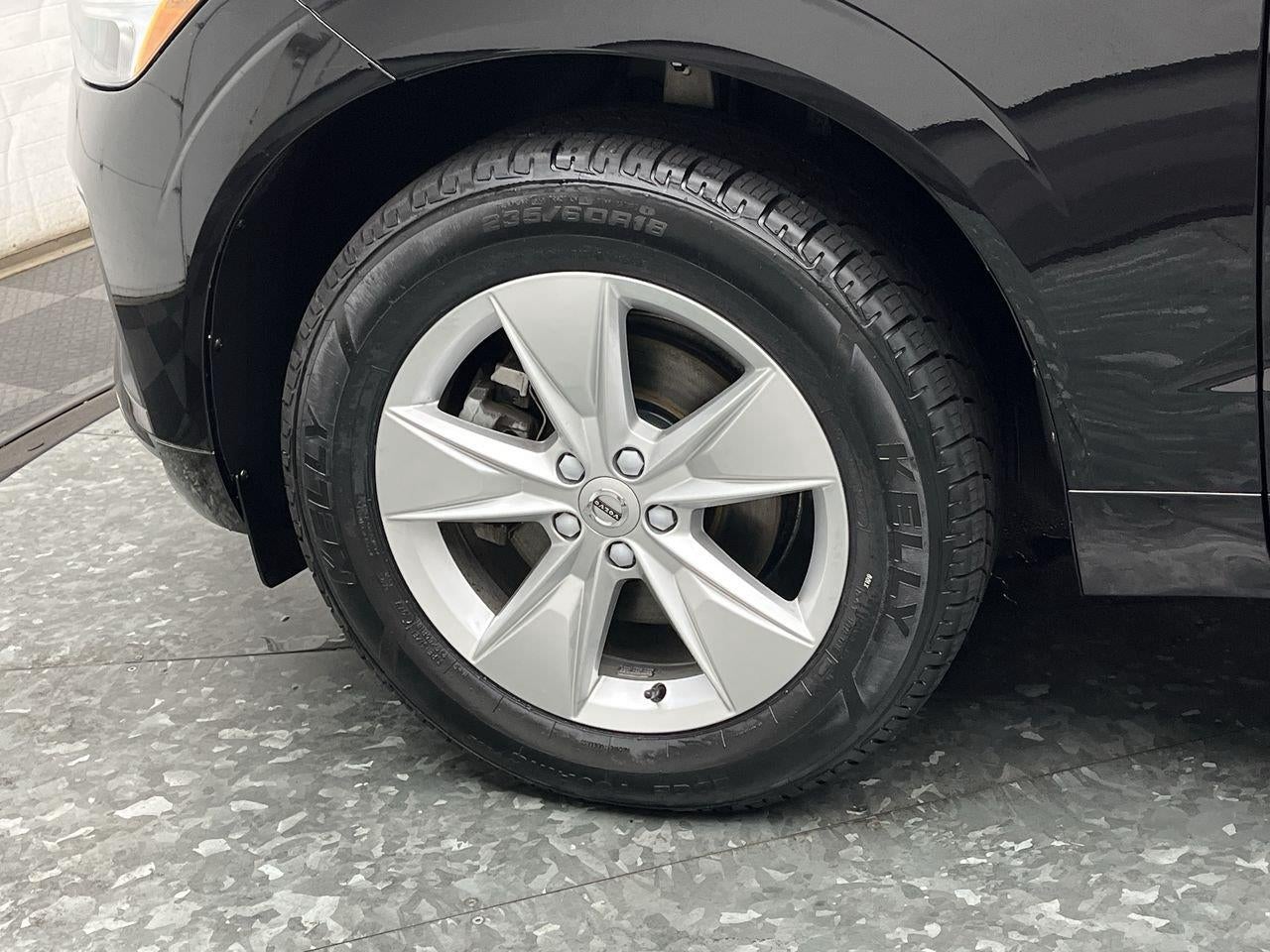 2022 Volvo XC60 Momentum