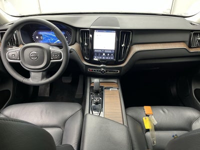 2022 Volvo XC60 Momentum