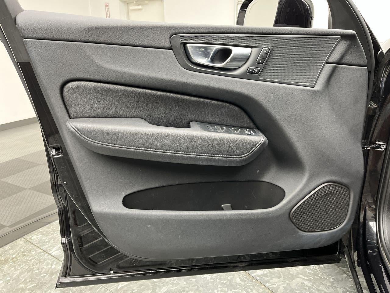 2022 Volvo XC60 Momentum