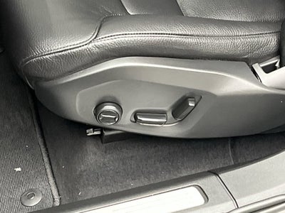2024 Volvo XC60 Plus Dark Theme