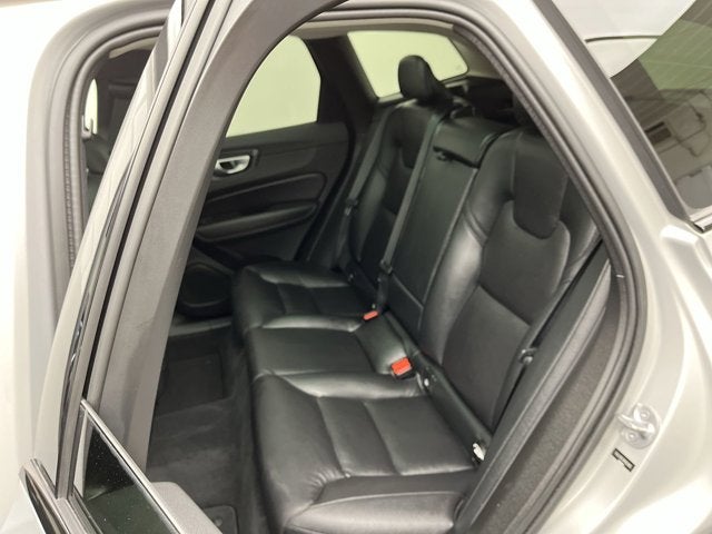 2024 Volvo XC60 Plus Dark Theme
