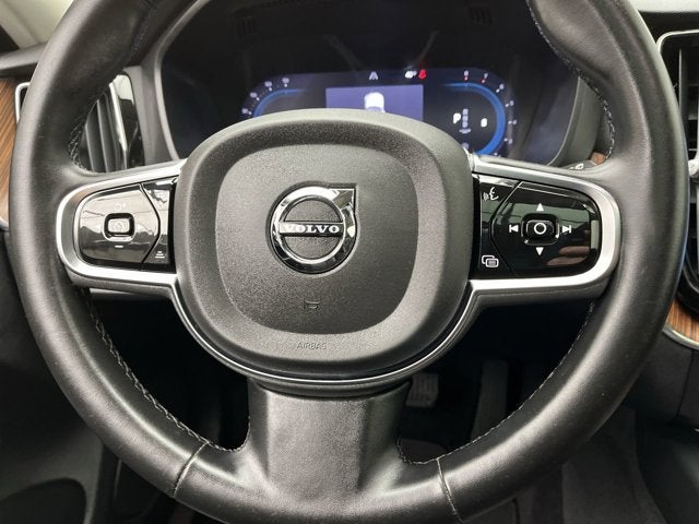 2024 Volvo XC60 Plus Dark Theme