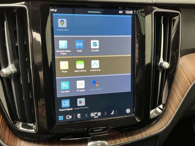 2024 Volvo XC60 Plus Dark Theme
