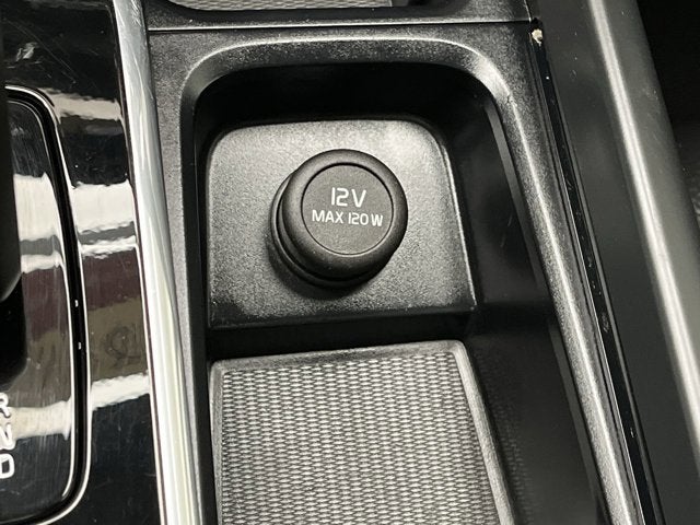 2024 Volvo XC60 Plus Dark Theme