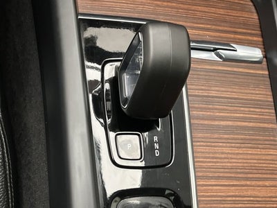 2024 Volvo XC60 Plus Dark Theme
