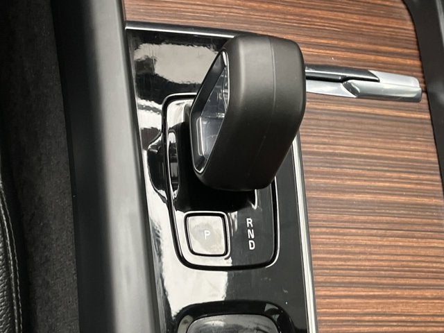 2024 Volvo XC60 Plus Dark Theme