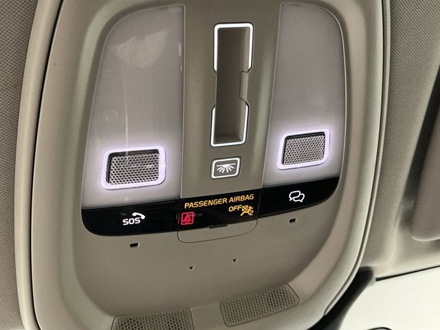 2024 Volvo XC60 Plus Dark Theme