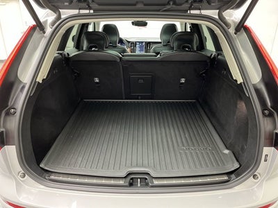 2024 Volvo XC60 Plus Dark Theme