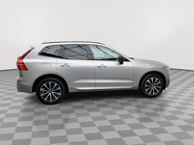 2024 Volvo XC60 Plus Dark Theme