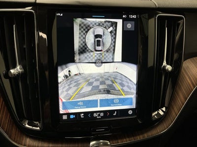 2024 Volvo XC60 Plus Dark Theme
