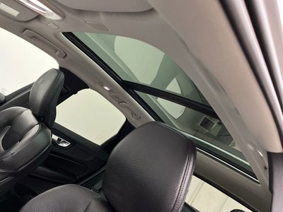 2024 Volvo XC60 Plus Dark Theme
