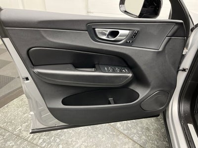 2024 Volvo XC60 Plus Dark Theme