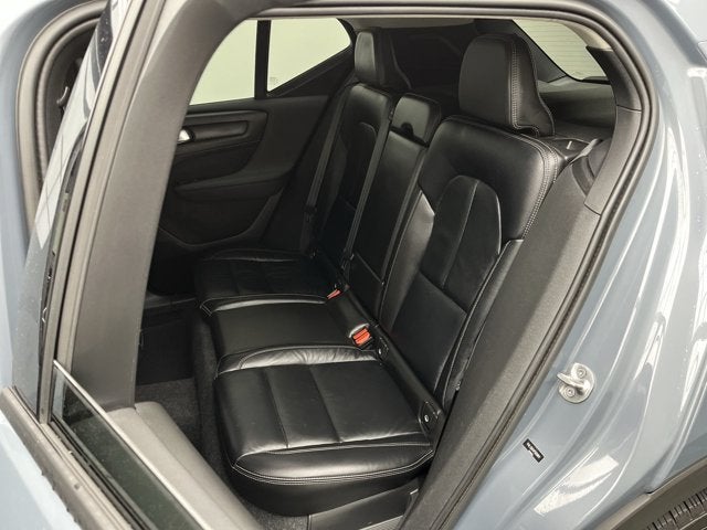 2023 Volvo XC40 Core