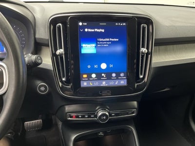 2023 Volvo XC40 Core