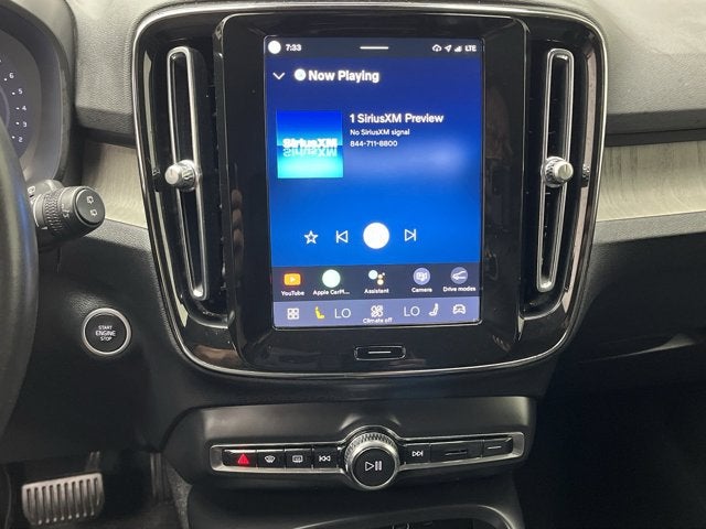 2023 Volvo XC40 Core