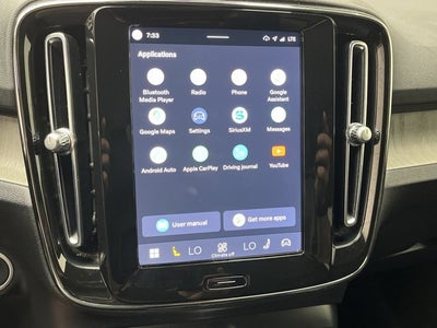 2023 Volvo XC40 Core