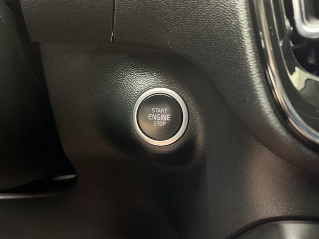 2023 Volvo XC40 Core