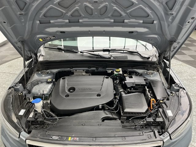 2023 Volvo XC40 Core