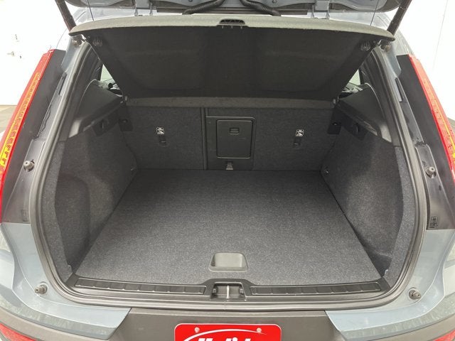 2023 Volvo XC40 Core