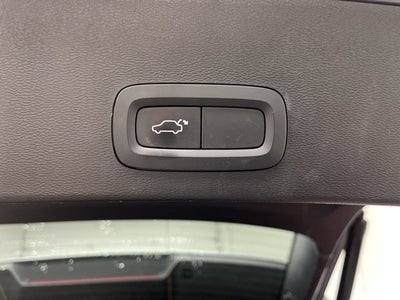 2023 Volvo XC40 Core