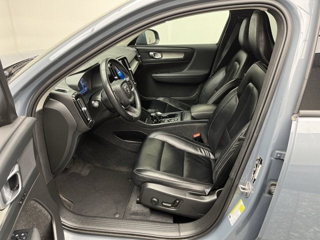 2023 Volvo XC40 Core
