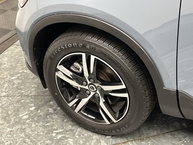 2023 Volvo XC40 Core