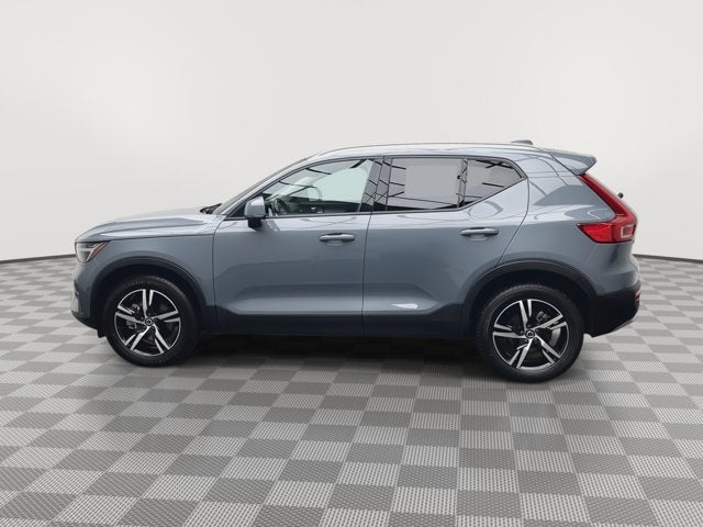 2023 Volvo XC40 Core
