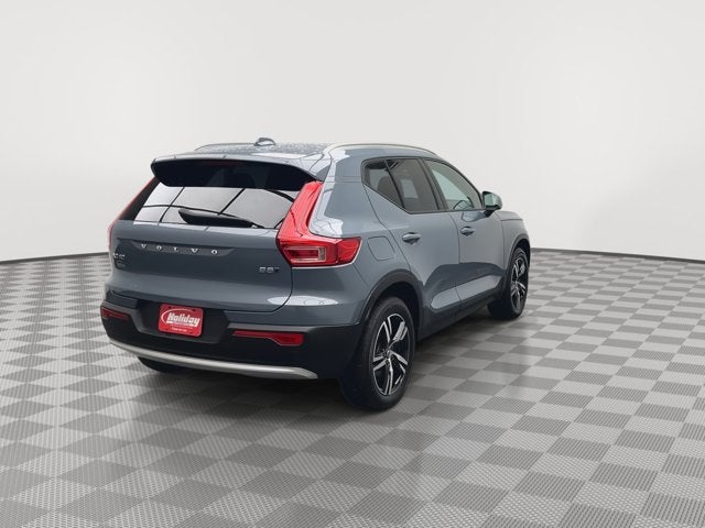 2023 Volvo XC40 Core