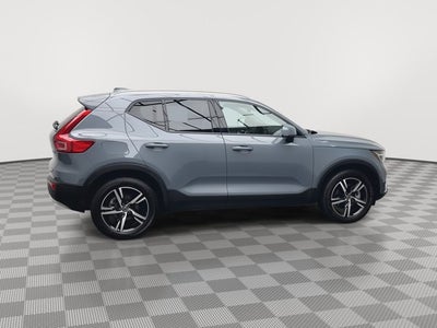 2023 Volvo XC40 Core