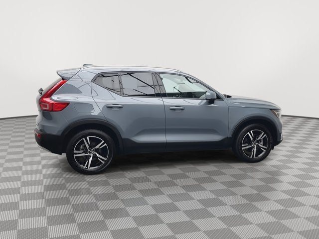2023 Volvo XC40 Core