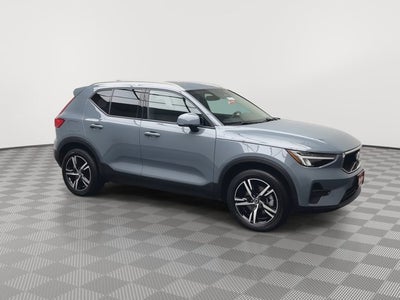 2023 Volvo XC40 Core