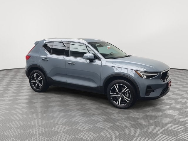 2023 Volvo XC40 Core