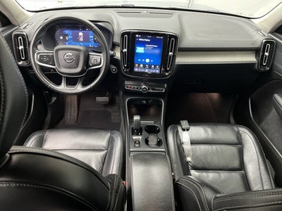2023 Volvo XC40 Core