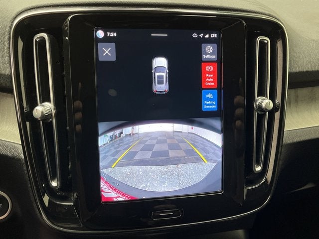 2023 Volvo XC40 Core