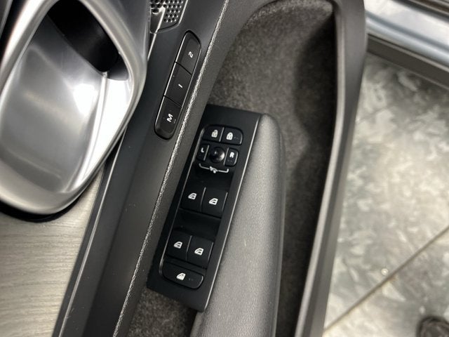 2023 Volvo XC40 Core