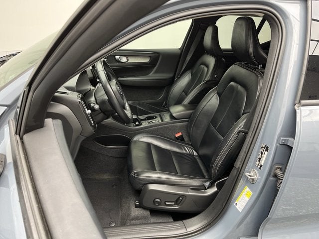 2023 Volvo XC40 Core